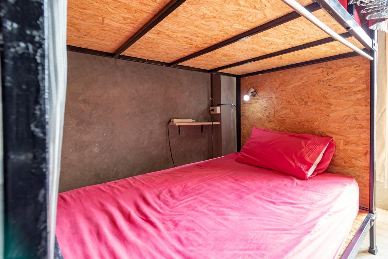 The Beds Ever Hostel (Adults Only) Бангкок Экстерьер фото