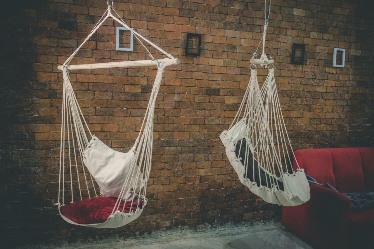 The Beds Ever Hostel (Adults Only) Бангкок Экстерьер фото